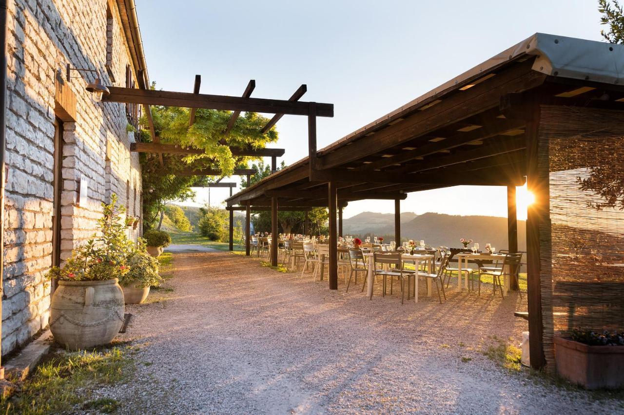 Agriturismo Girolomoni - Locanda Isola del Piano Ngoại thất bức ảnh